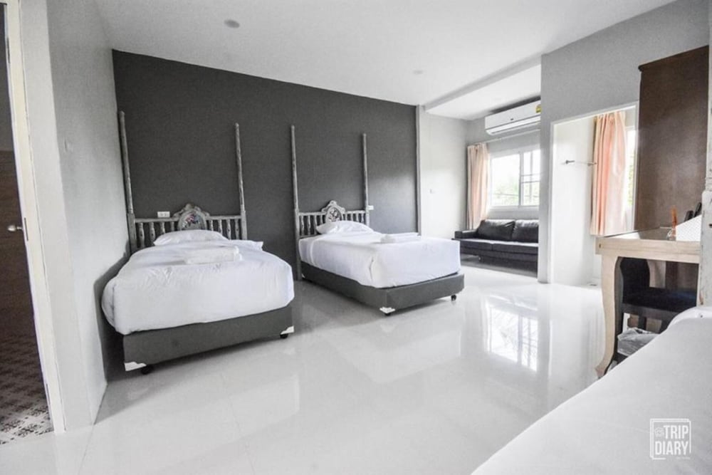 Deluxe Triple Room photo 2