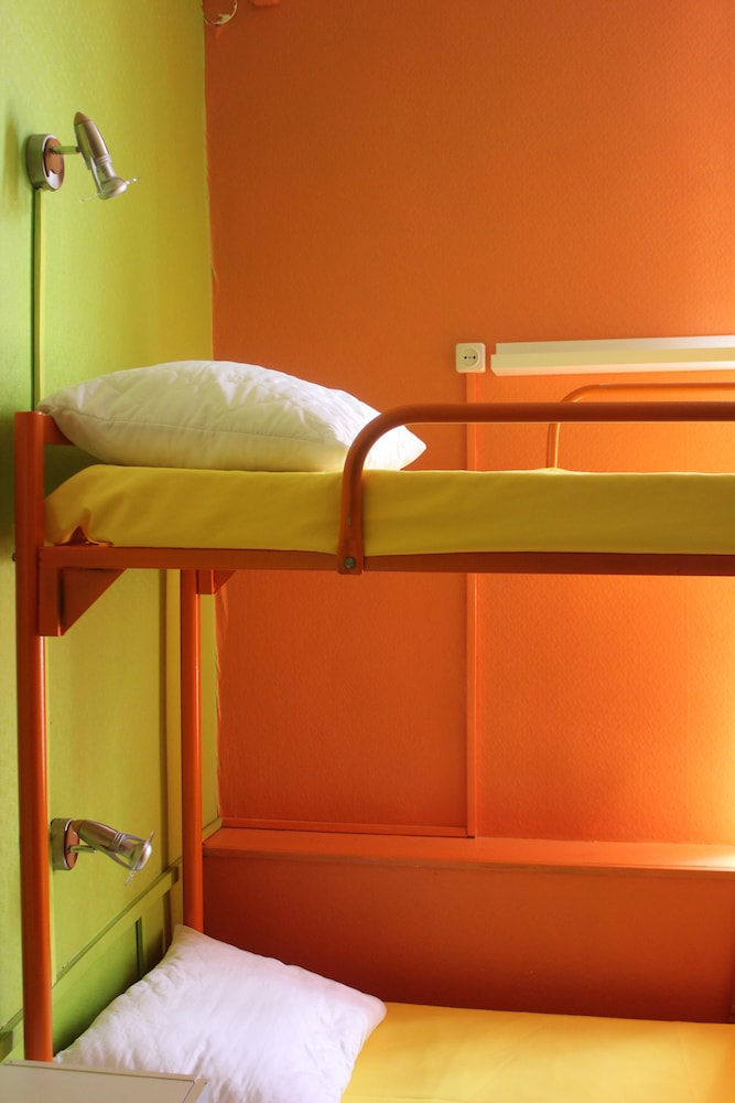 Traditional Shared Dormitory, Mixed Dorm, Non Smoking (8 beds) photo 1