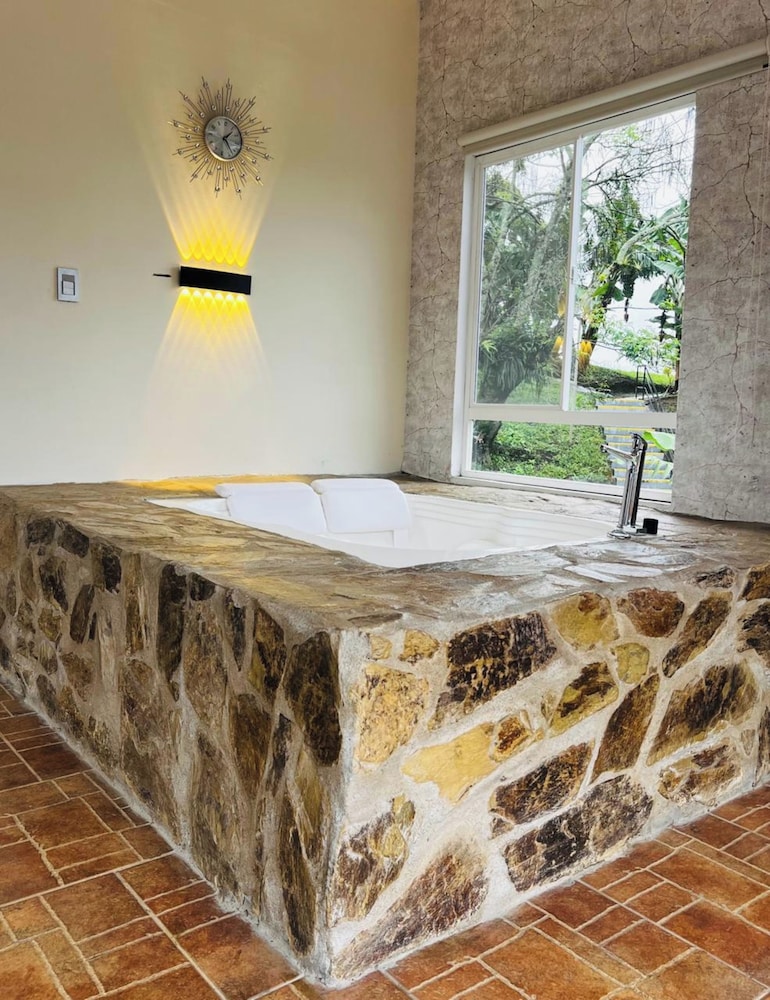 Suite, Mountain View photo 3