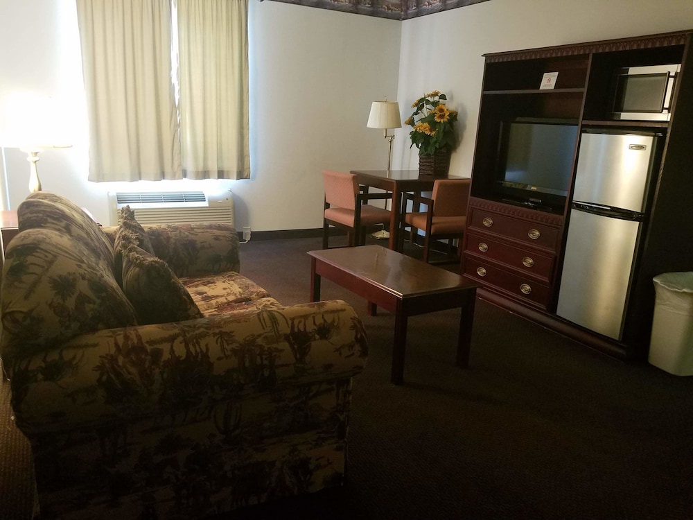 King Living Room Suite Non Smoking - Photo 3