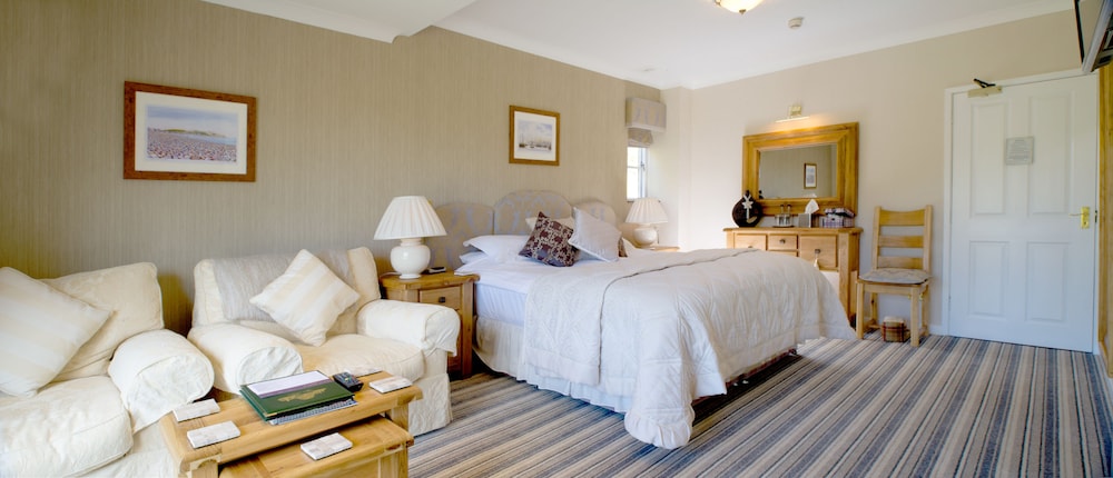 Superior Double or Twin Room photo 2