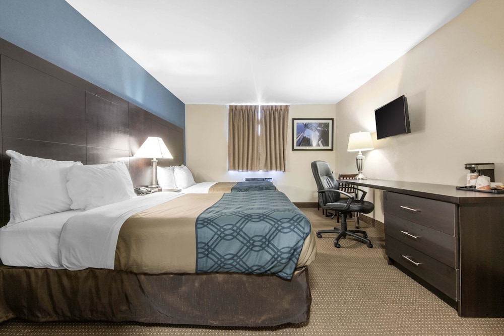 Standard Room, 2 Double Beds, Non Smoking - Photo 11