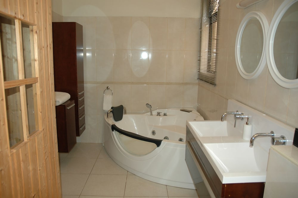 Luxury Room photo 2
