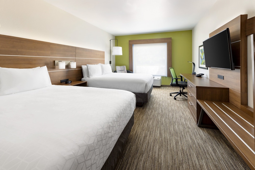 Suite, 2 Queen Beds, Accessible (Comm, Roll-In Shower) photo 1
