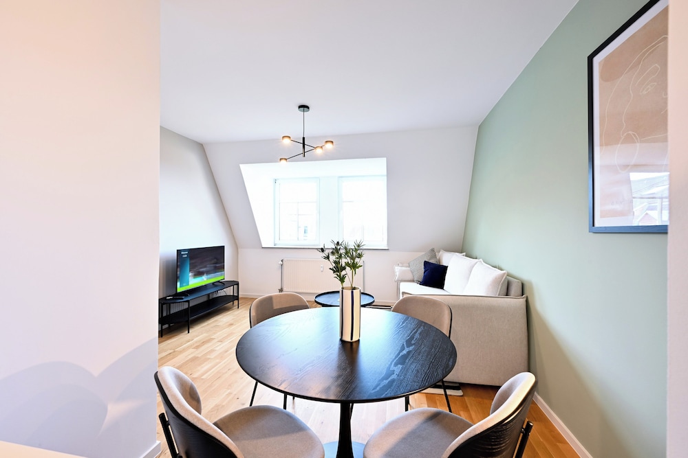 Apartment photo 2