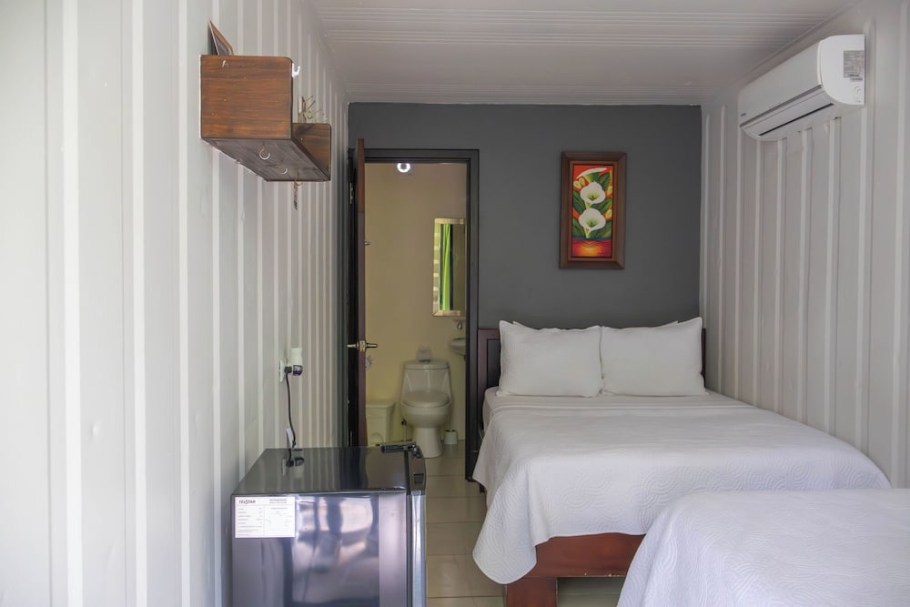 Basic Triple Room photo 1