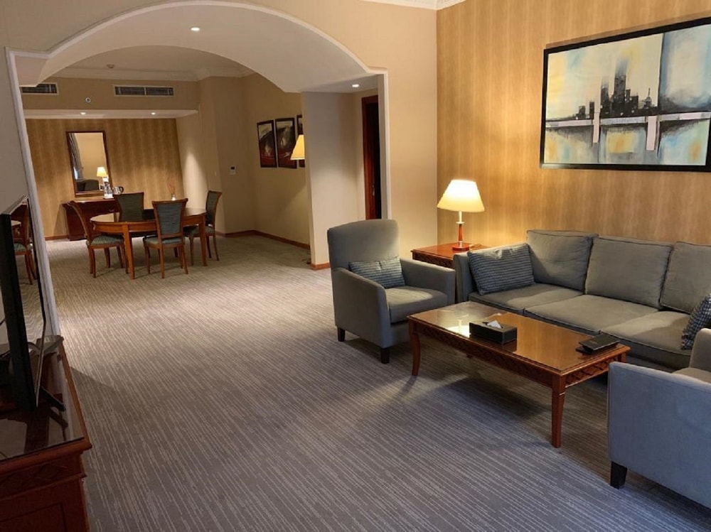 Royal Suite, 2 Bedrooms, Accessible - Photo 4