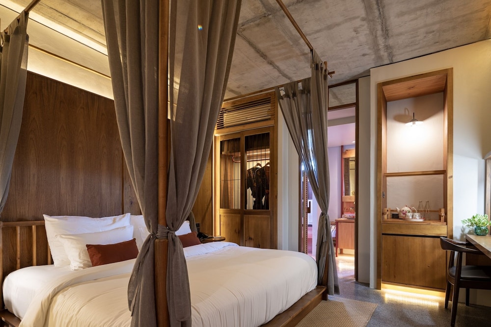 Superior Room, No Windows