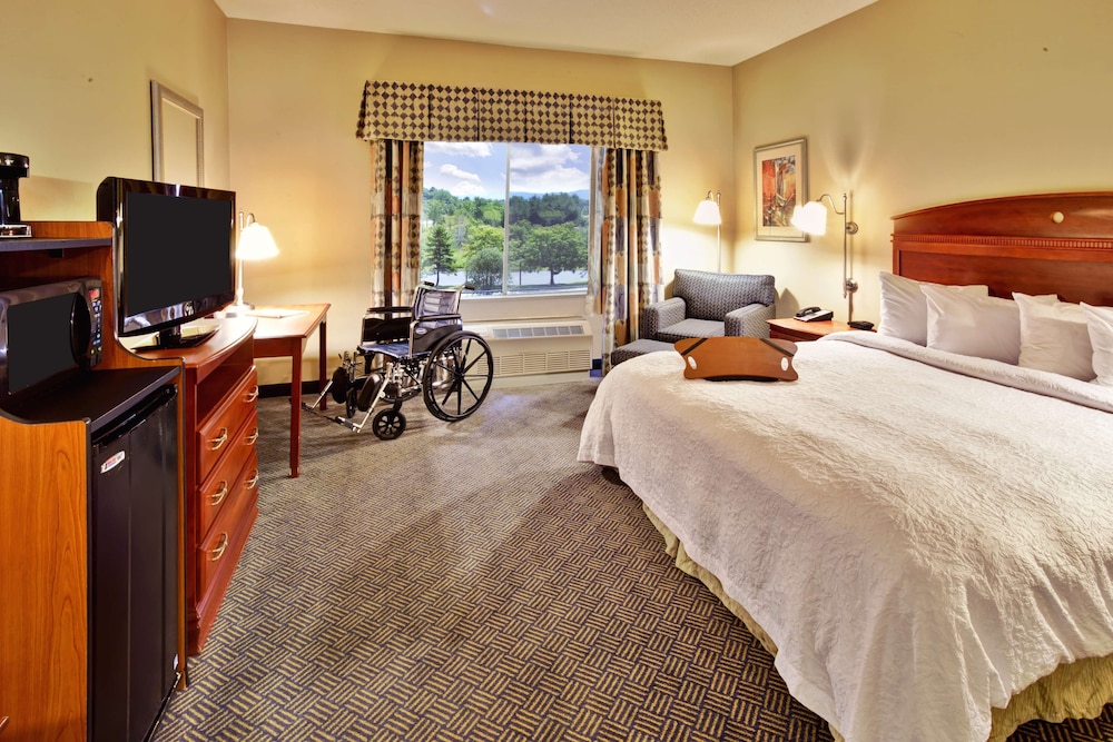 Room, 1 King Bed, Accessible, Bathtub (Mobility & Hearing) - Photo 1