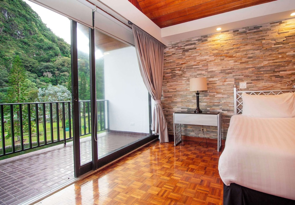 1 King Bed, Suite, Balcony - Photo 5