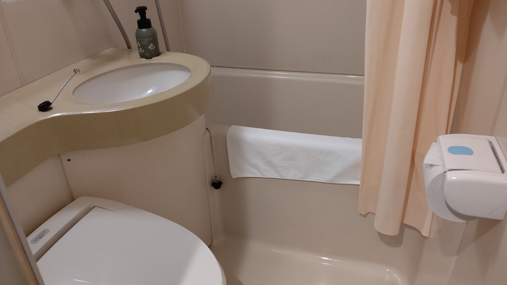 Economy Double Room, Non Smoking - Photo 4