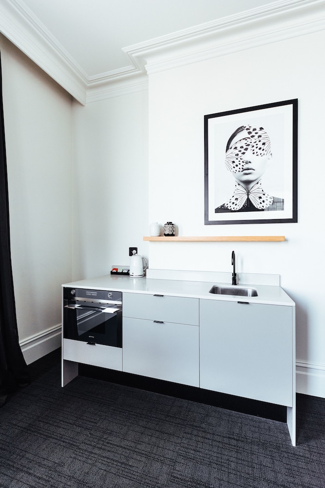Deluxe Studio Suite - Photo 4