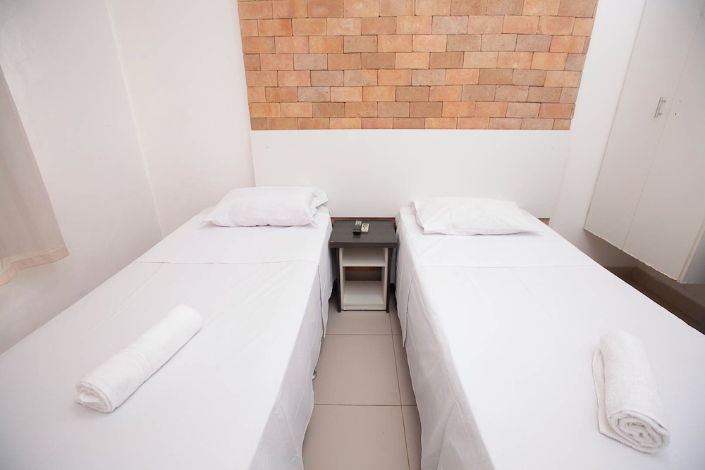 Twin Room - Photo 2