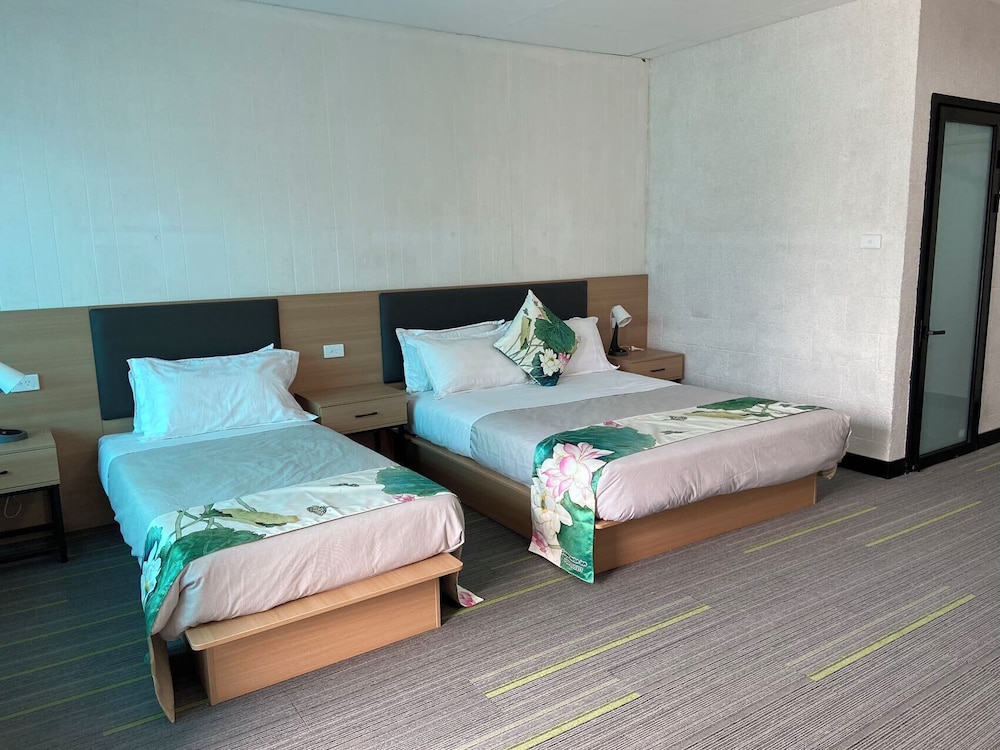 Superior Triple Room photo 2