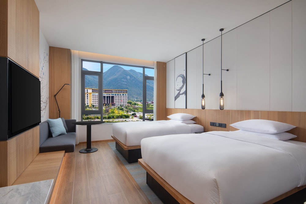Standard Room, 2 Twin Beds, City View