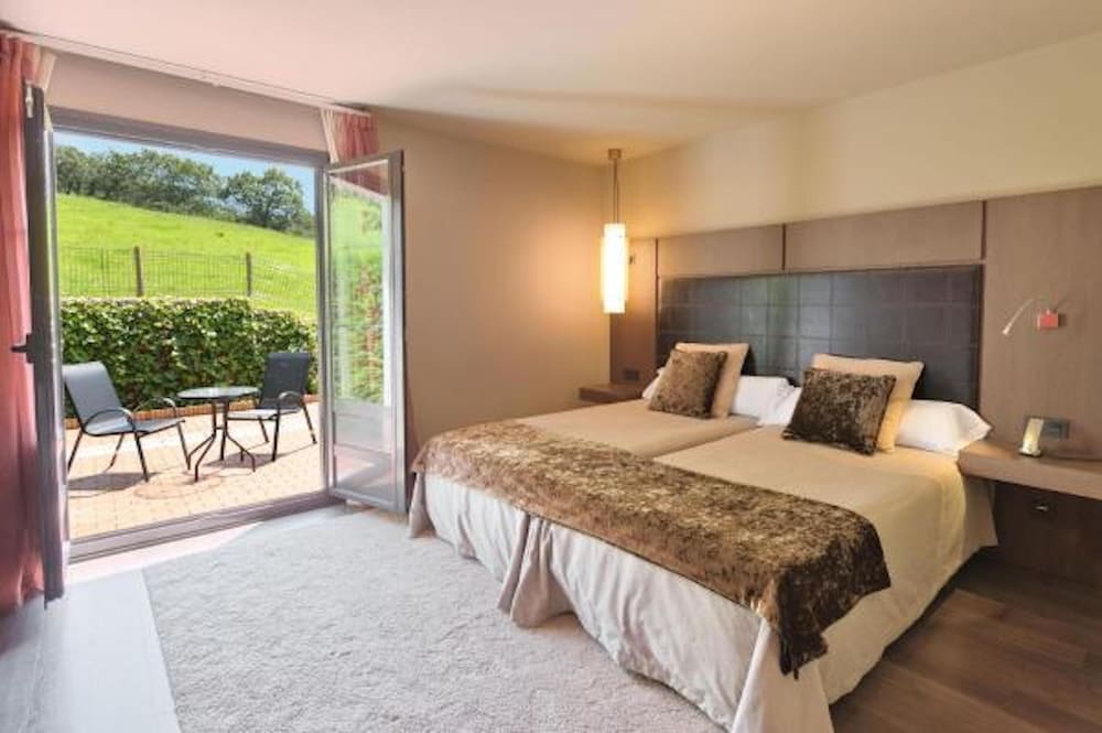 Double Room, Wheelchair Accessible photo 2