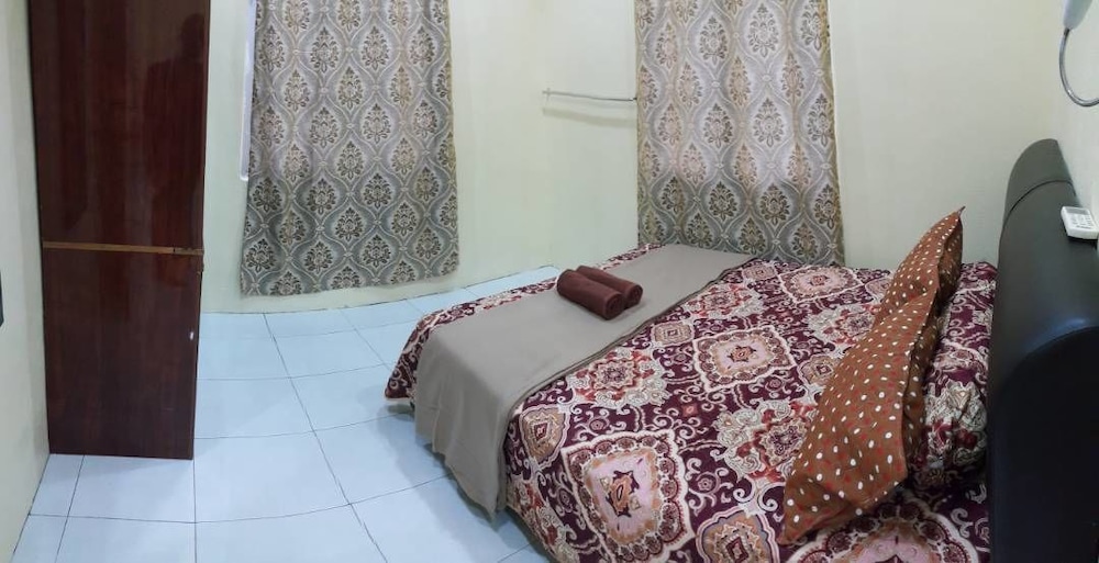 House, 2 Bedrooms photo 3