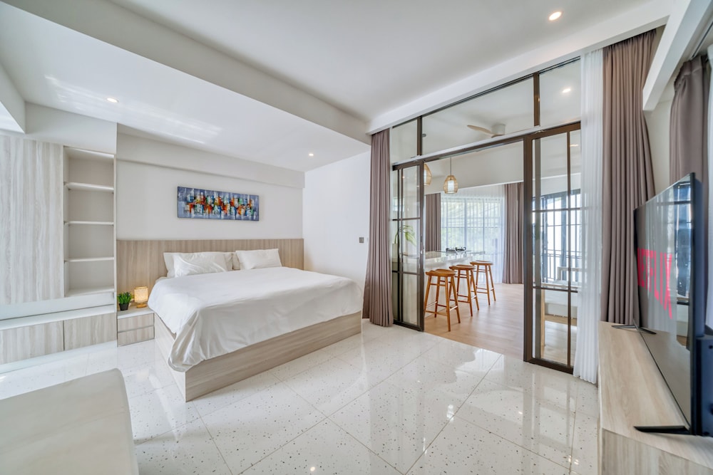 Executive Suite, 1 Bedroom, Balcony photo 1