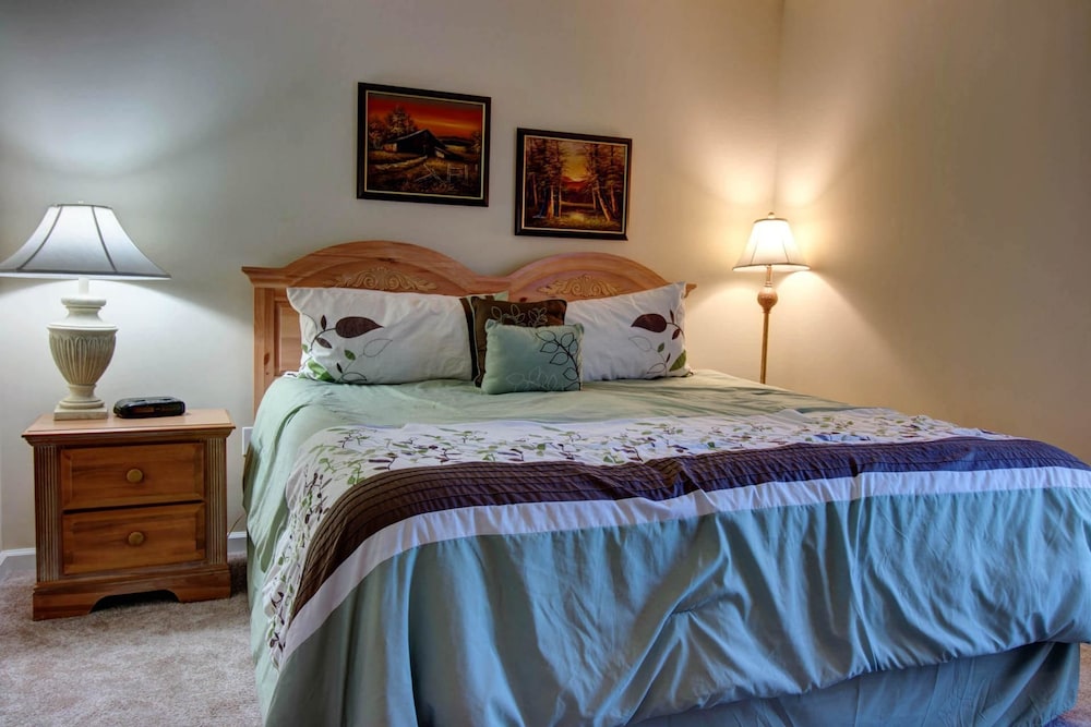 公寓,多个床位 (Whispering Pines 423)