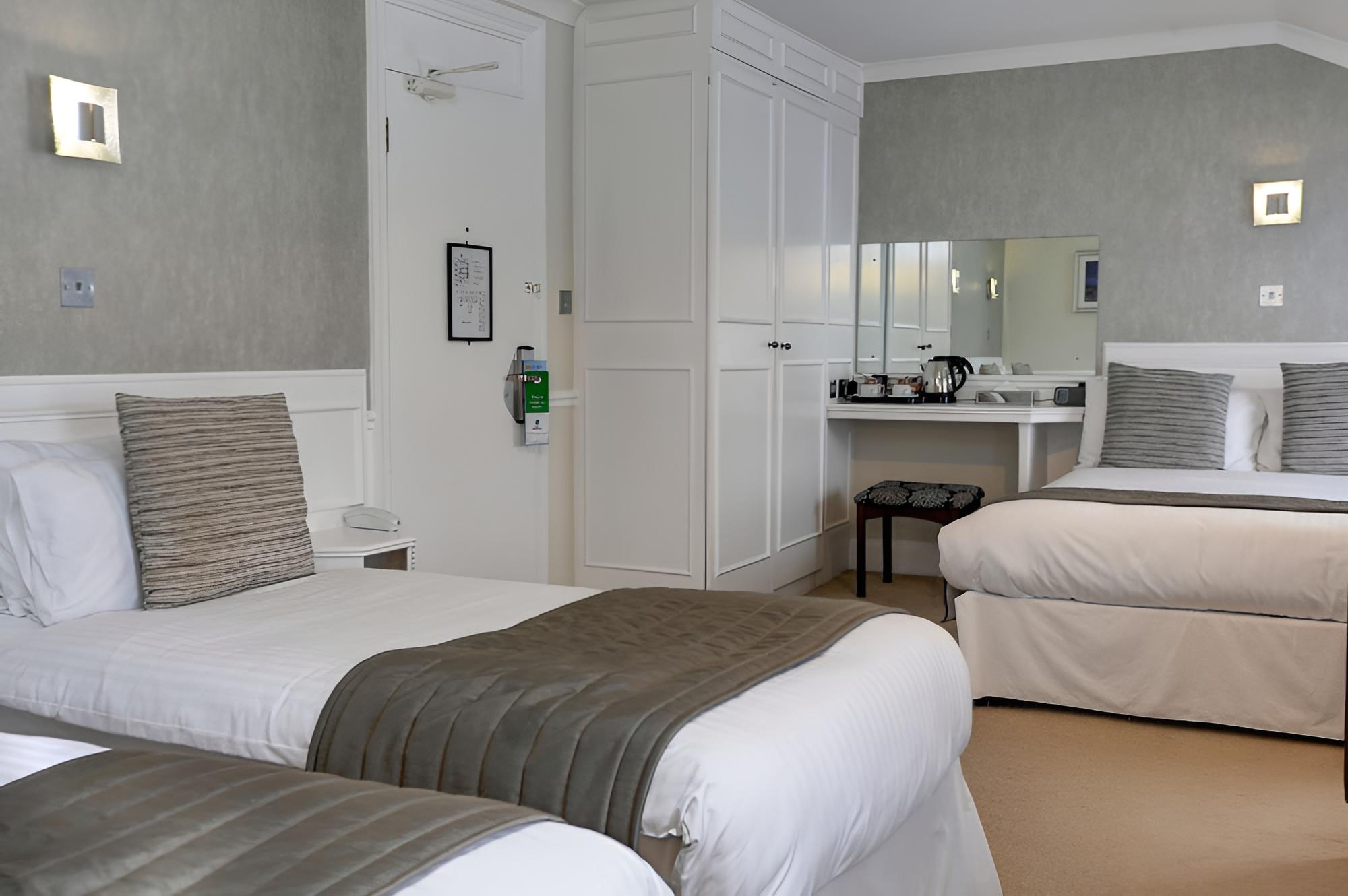 Family Room, Multiple Beds, Non Smoking - Photo 2