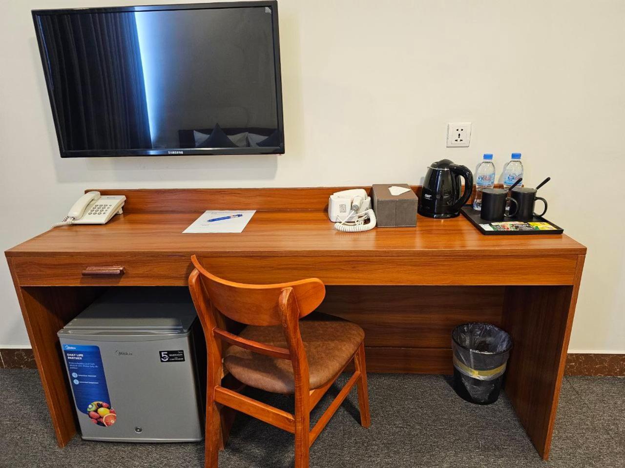 Deluxe Double Room with Balcony - Photo 21