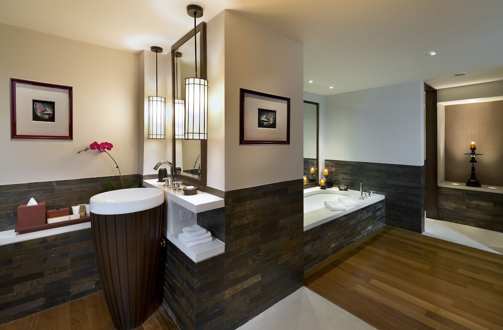 Club Executive Room - Photo 2