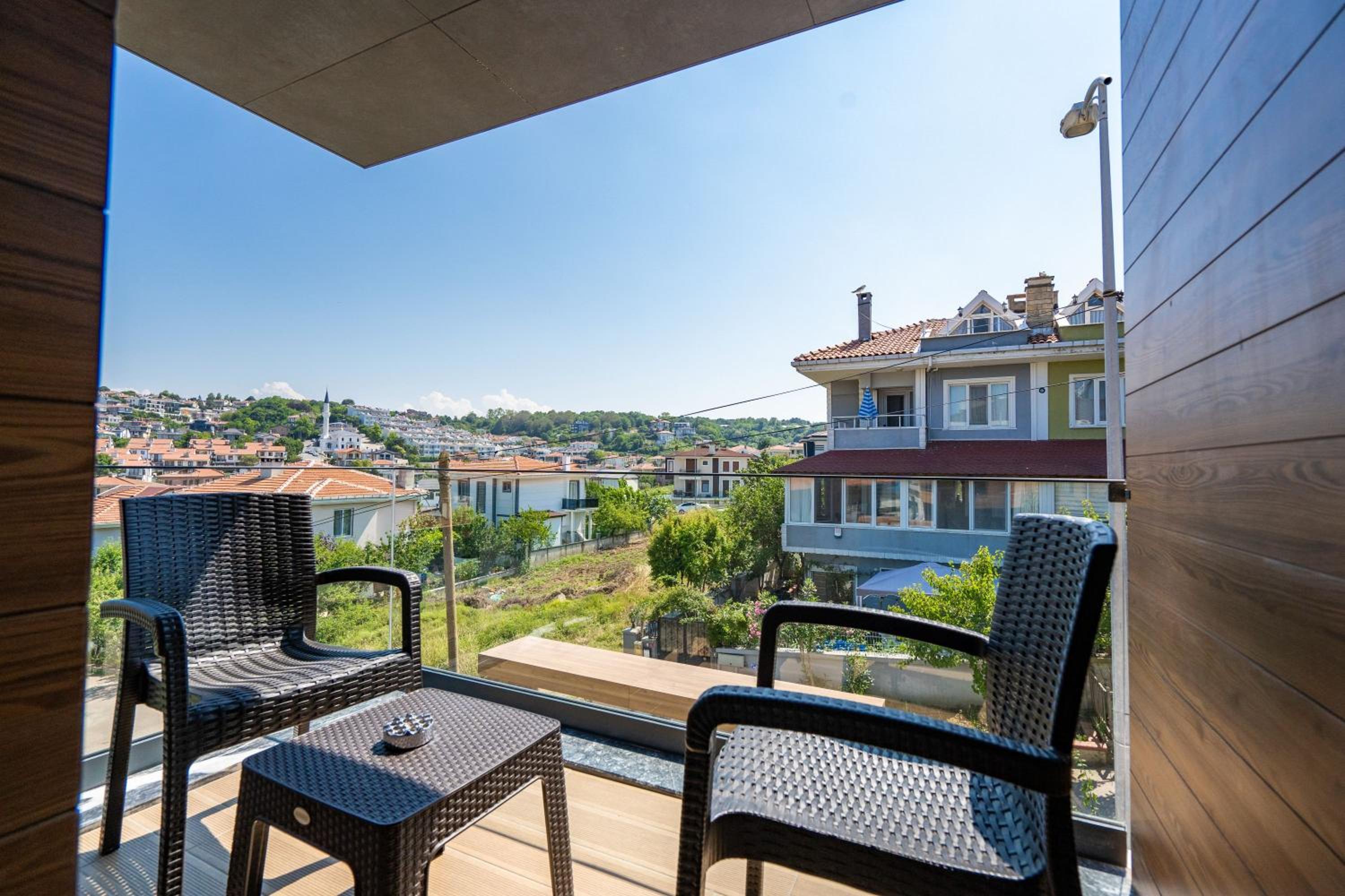 Deluxe Double Room with Balcony photo 3