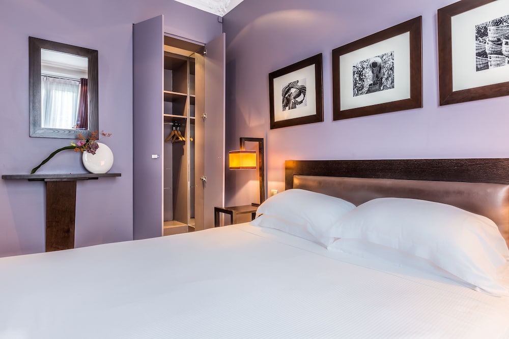 Hotel Duret Paris Champs Elysées bedroom photo
