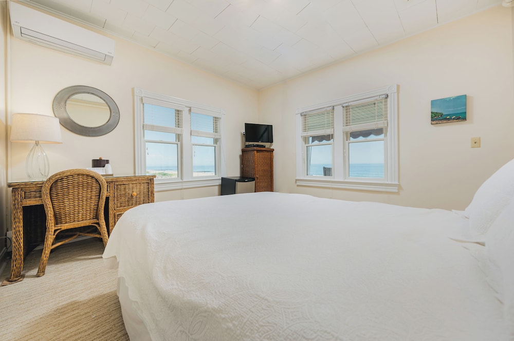 Room, Oceanfront photo 1