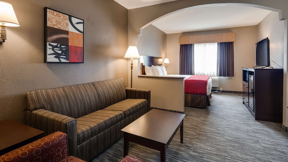 Suite, 1 King Bed, Accessible, Bathtub (with Sofabed) photo 1