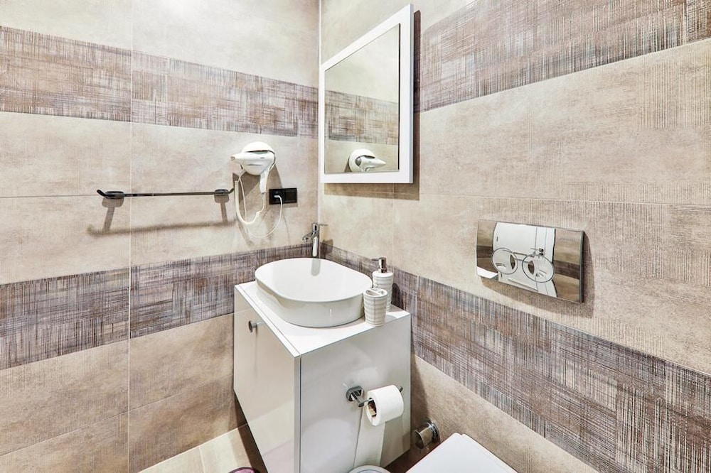 Standard Suite, Sea View - Photo 8