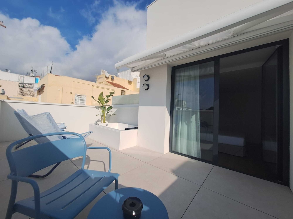 Deluxe penthouse terrace with hydromassage - Photo 3