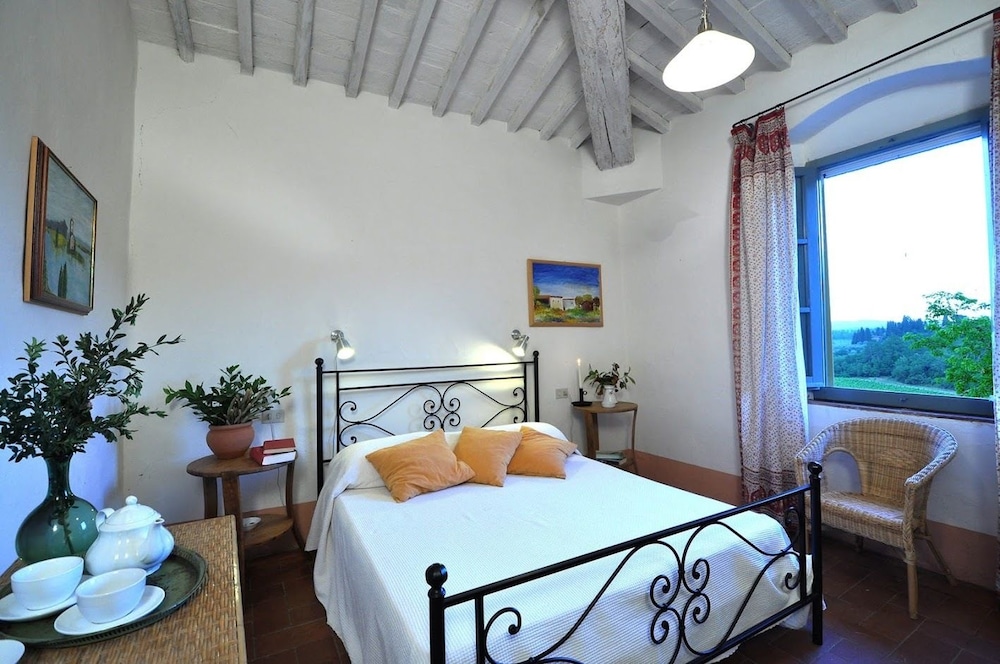 Family House, 5 Bedrooms, Pool Access, Vineyard View photo 2