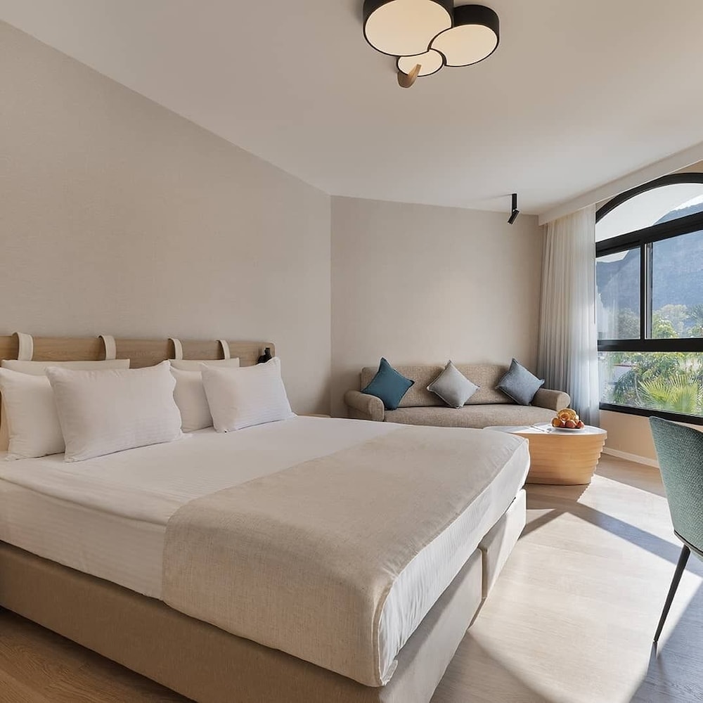 Deluxe Double or Twin Room, Mountain View photo 1