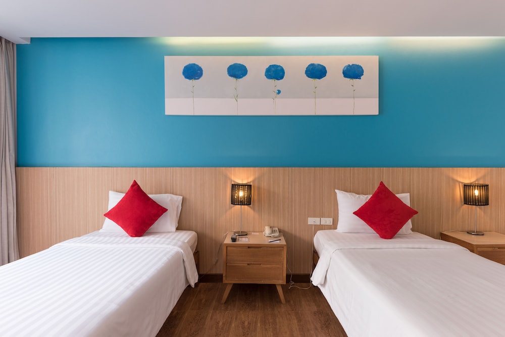 Deluxe Room, 2 Twin Beds, City View - Photo 7