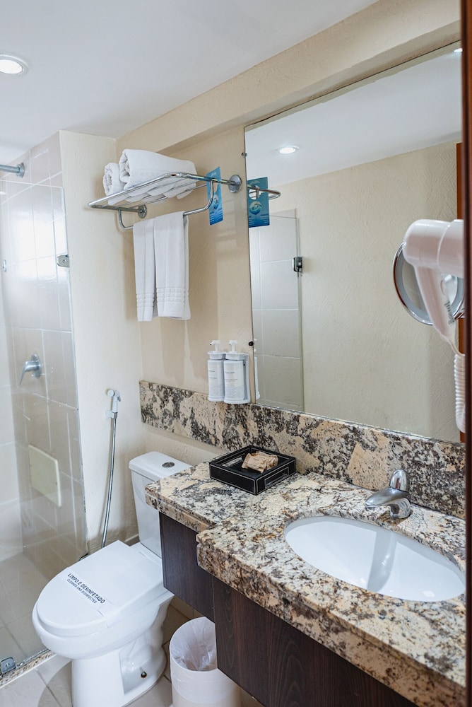 Business Double Room - Photo 7