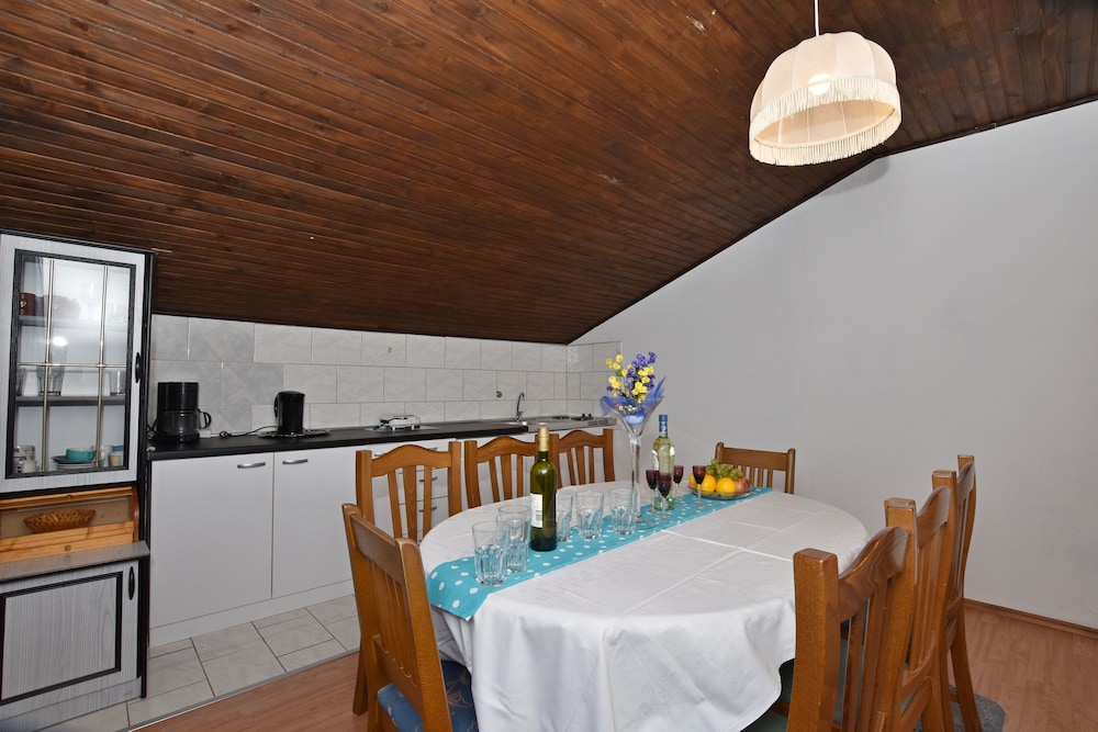 Apartment (A4) photo 2
