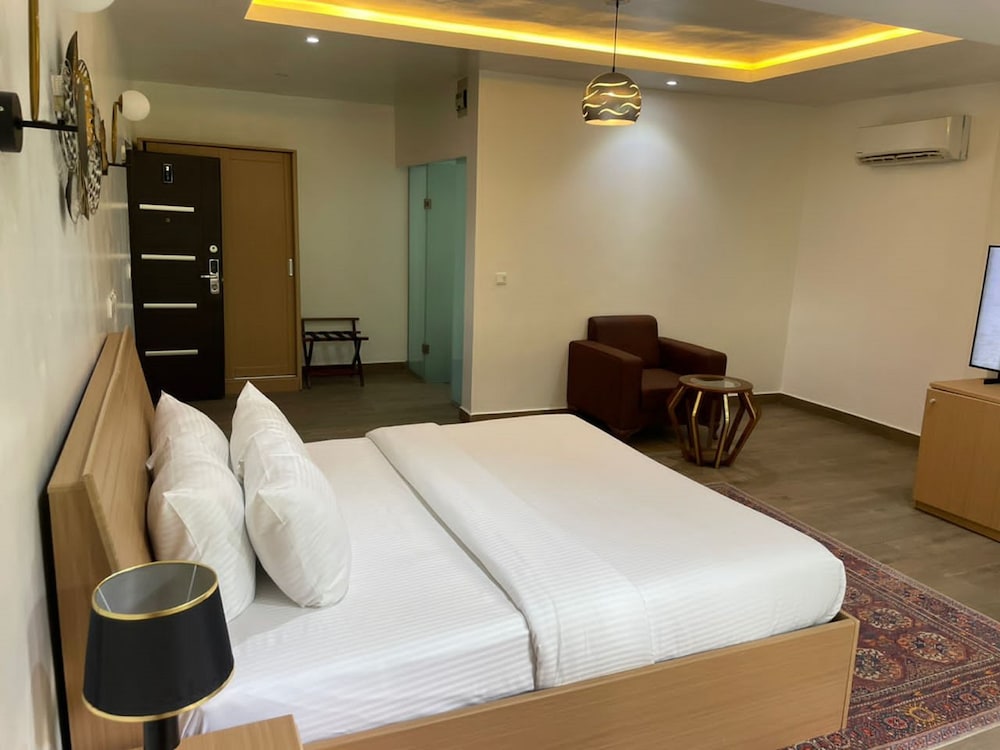 Deluxe Room - Photo 1