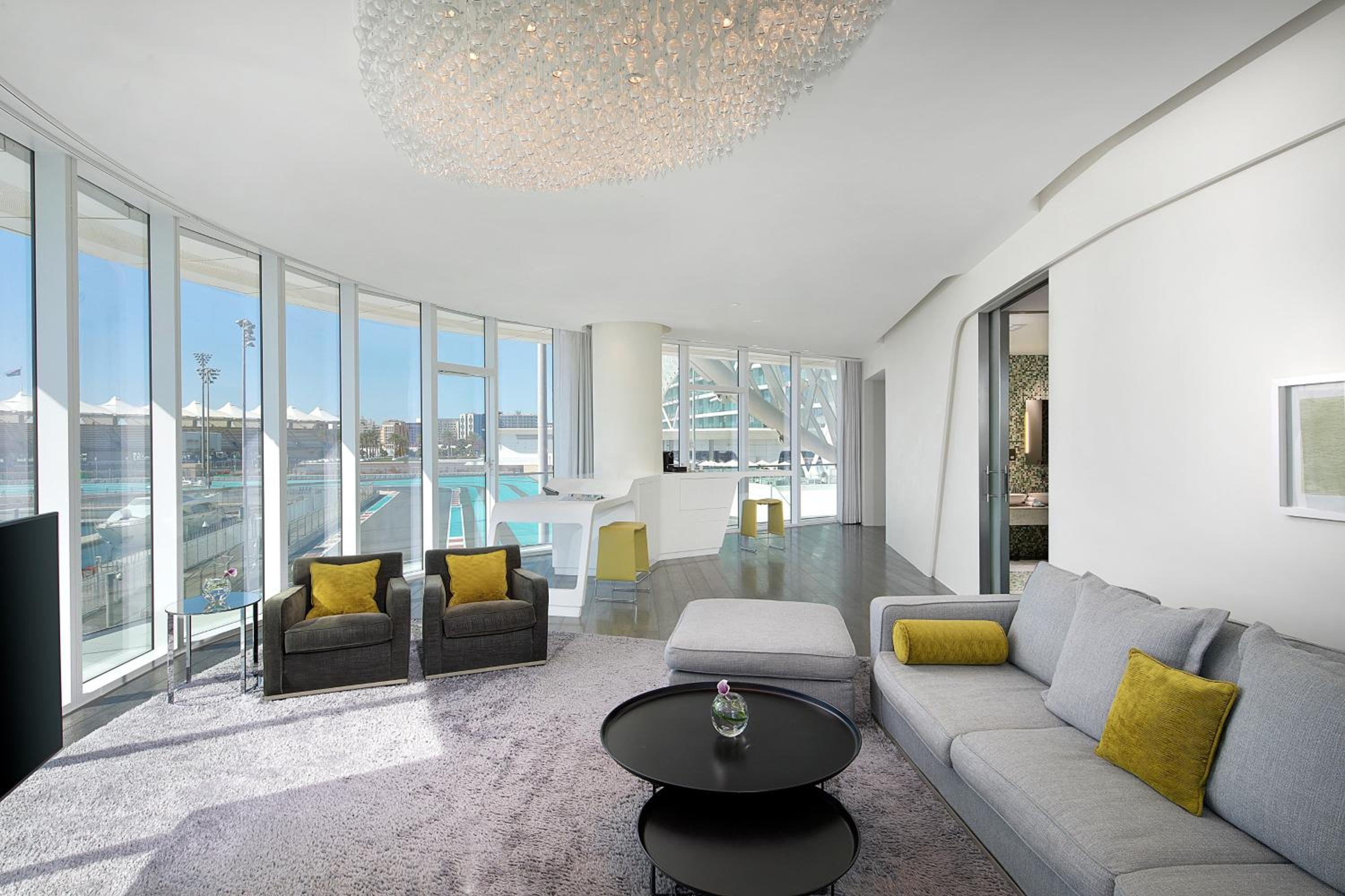 WOW, 1 Bedroom Suite, 1 King, Corner room, Balcony with Complimentary Yas Beach Access photo 3