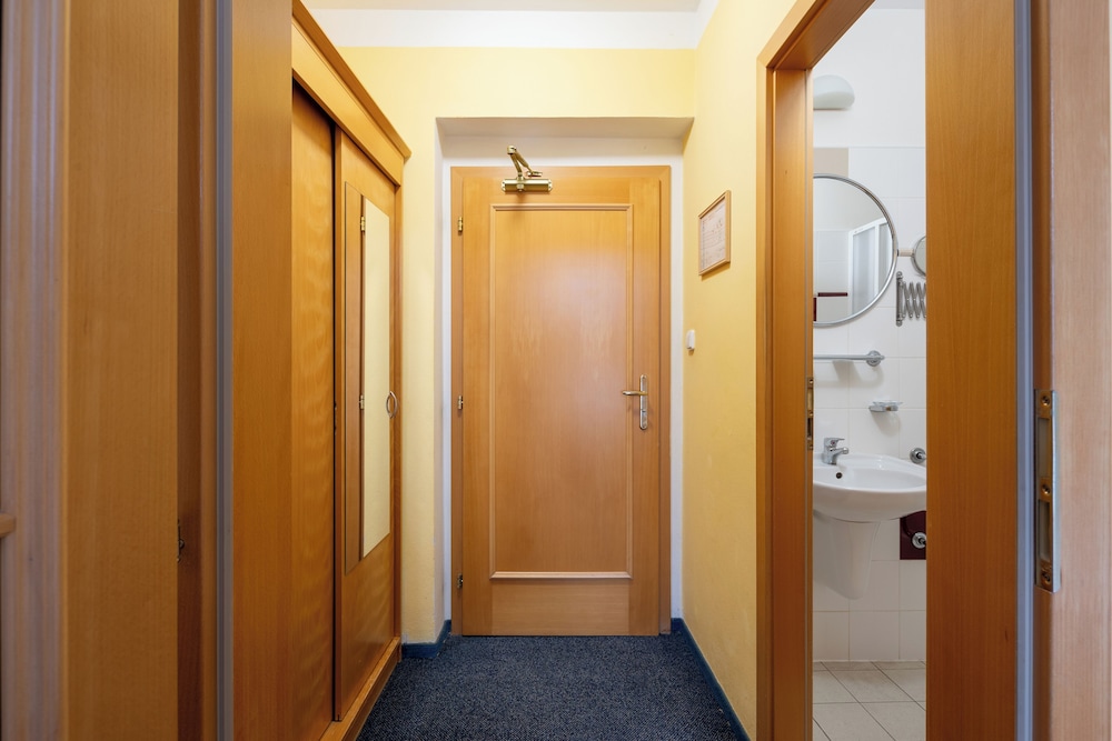 Superior Double Room, Balcony, City View - Photo 6