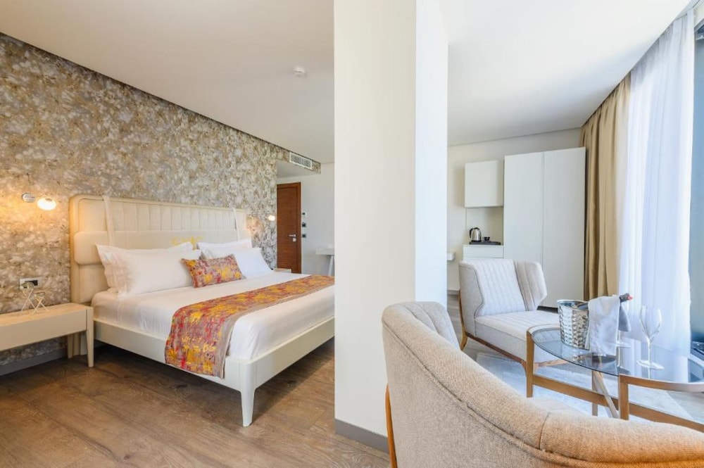 Chic Suite