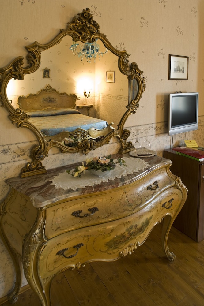 Classic Double Room Single Use photo 2