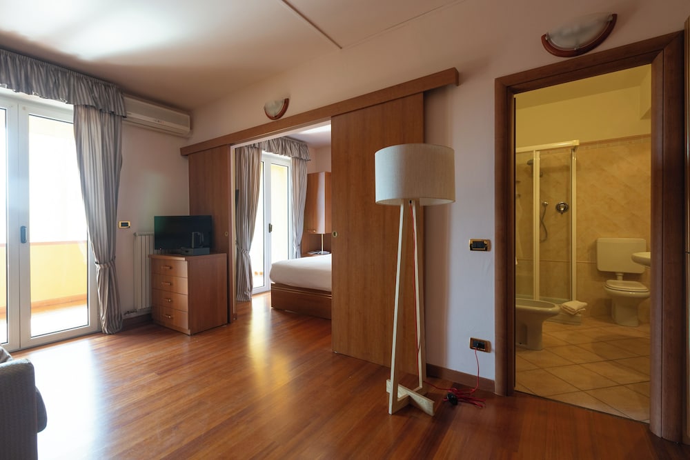 Comfort Room - Photo 5