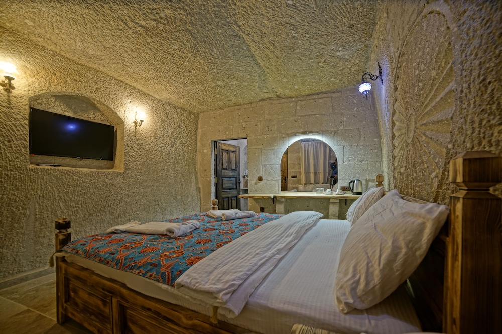 Superior Cave Room photo 3