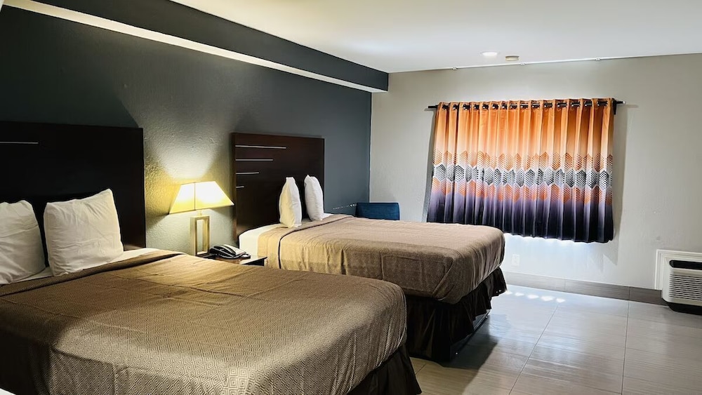 Room, 2 Double Beds, Non Smoking - Photo 7