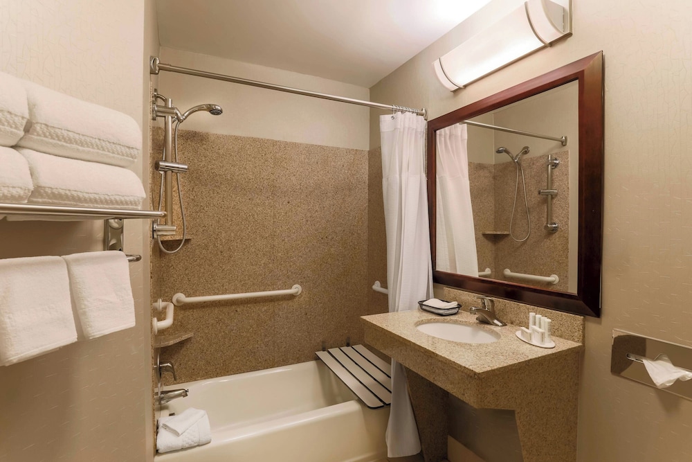 Suite, Multiple Beds - Photo 7
