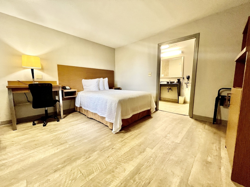 Days Inn & Suites by Wyndham Arlington Near Six Flags, Billede 4