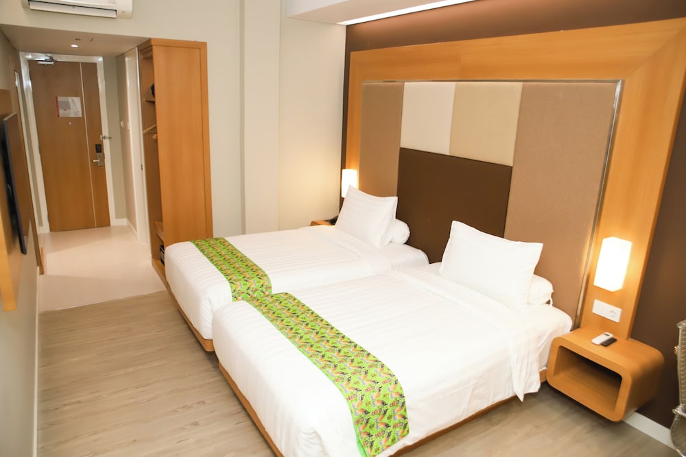 Executive Twin Room, Balcony photo 2