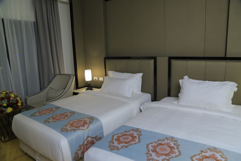 Standard Twin Room - Photo 1