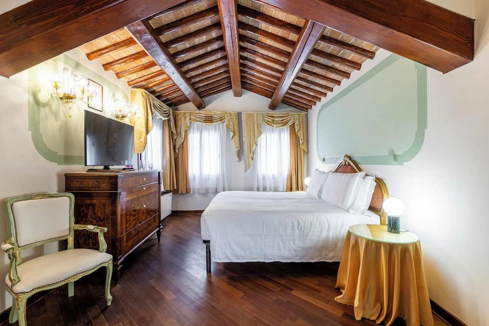 Family Room, Annex Building no elavator